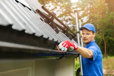 Commercial Gutter Unclogging in Sacramento, CA